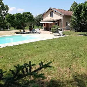 à La Campagne Avec Piscine Appartement