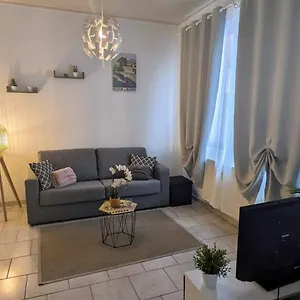 Pieds Dans L'eau - Léman - 2 Min Evian - Spacieux Appartement